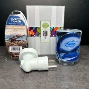 Scentsy Blue Agate Night Light Warmer + Yankee Candle Wax Melts
